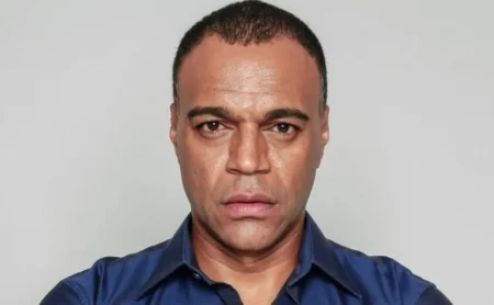 Denílson analisa a fase do São Paulo, cita o Flamengo e aponta um caminho para a reação Denílson analisa a fase do São Paulo, cita o Flamengo e aponta um caminho para a reação