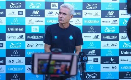 Derrota no Gre-Nal leva Grêmio a acelerar no mercado por camisas 5 e 10 até sexta-feira