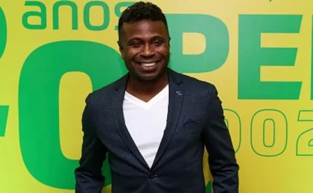 Edílson Capetinha ironiza Palmeiras e lidera canto no BBB 26: “Sem Mundial”