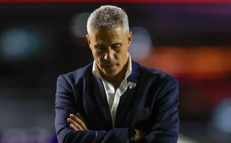 Escalação do São Paulo: Calleri relacionado, Lucas é desfalque para Crespo Escalação do São Paulo: Calleri relacionado, Lucas é desfalque para Crespo