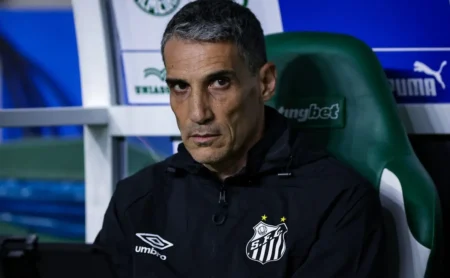 Escalação do Santos: Vojvoda dispensa Caballero e altera o time titular contra o Palmeiras Escalação do Santos: Vojvoda dispensa Caballero e altera o time titular contra o Palmeiras