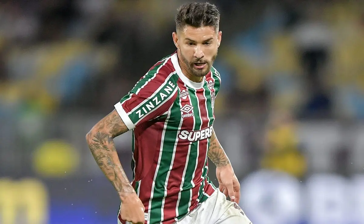 Everaldo, atacante contestado no Fluminense, recebe consultas de clubes da Série A Everaldo, atacante contestado no Fluminense, recebe consultas de clubes da Série A
