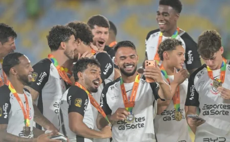 Ezze Seguros premia Corinthians com R$ 4 milhões pelo título da Copa do Brasil 2025