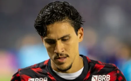Fenerbahçe mira atacante e inclui Pedro, do Flamengo, em lista de reforços Fenerbahçe mira atacante e inclui Pedro, do Flamengo, em lista de reforços