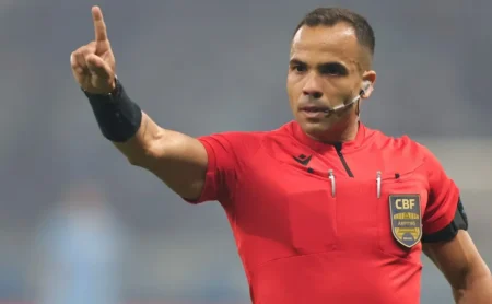 Ferj designa Alex Gomes Stefano árbitro de Fluminense x Flamengo no Carioca