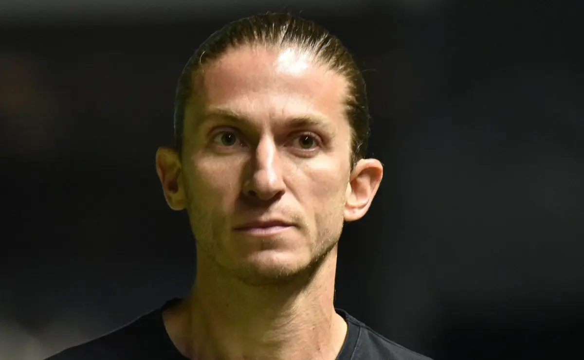 Filipe Luís reconhece falhas do Flamengo e exalta Paquetá: “Eleva o nível” Filipe Luís reconhece falhas do Flamengo e exalta Paquetá: “Eleva o nível”