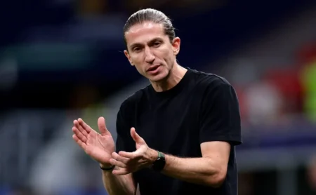 Filipe Luís, do Flamengo, observa goleiro brasileiro em La Coruña e Cádiz Filipe Luís, do Flamengo, observa goleiro brasileiro em La Coruña e Cádiz