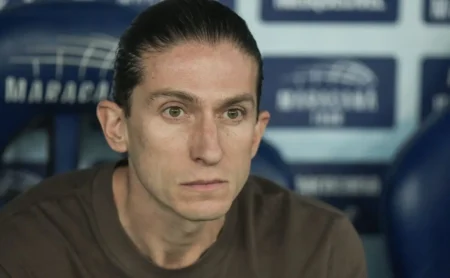Filipe Luís desvia de perguntas sobre Paquetá e cobra reforços de alto nível no Flamengo