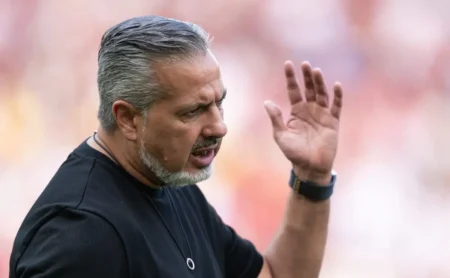 Flamengo aguarda garantias financeiras do São Paulo para liberar Allan.