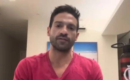 Flamengo avança em acordo por Iago e negociação com Orlando City envolverá compensação financeira Flamengo avança em acordo por Iago e negociação com Orlando City envolverá compensação financeira