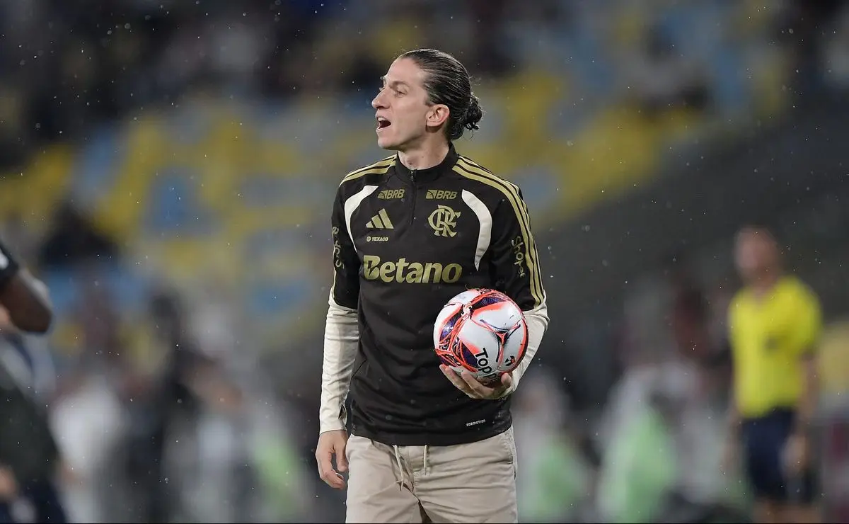 Flamengo acende alerta com desgaste físico e mapeia fragilidades para a Supercopa contra o Corinthians Flamengo acende alerta com desgaste físico e mapeia fragilidades para a Supercopa contra o Corinthians
