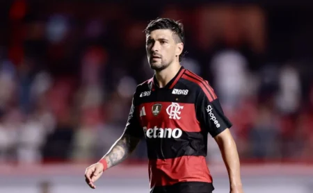 Flamengo divulga escalação: Paquetá, Jorginho e Arrascaeta são reservas contra o Corinthians