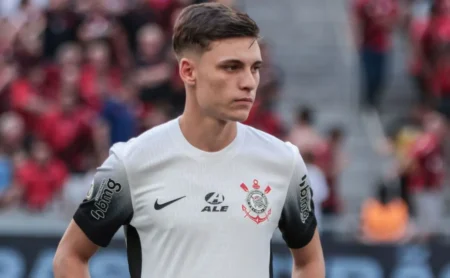 Flamengo demonstra interesse em Breno Bidon: futuro definido e valor gera alerta no Corinthians Flamengo demonstra interesse em Breno Bidon: futuro definido e valor gera alerta no Corinthians