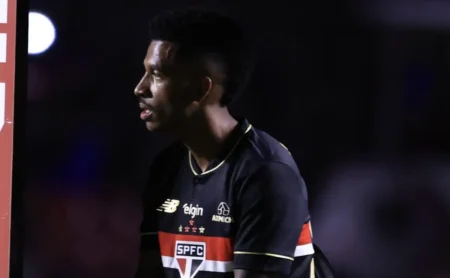 Flamengo define momento estratégico para avançar em negociação por Marcos Antônio Flamengo define momento estratégico para avançar em negociação por Marcos Antônio