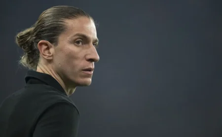 Flamengo define escalação com Filipe Luís e encara o Fluminense com o time titular Flamengo define escalação com Filipe Luís e encara o Fluminense com o time titular