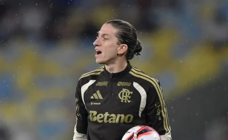 Flamengo escalado: Pedro fora e Filipe Luís titular contra o São Paulo Flamengo escalado: Pedro fora e Filipe Luís titular contra o São Paulo