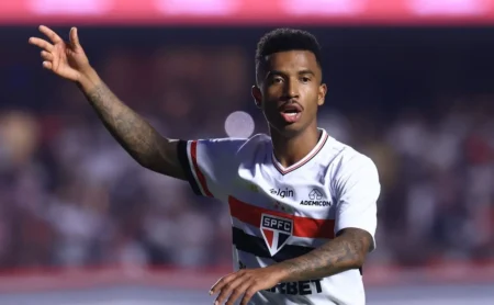 Flamengo estuda contratação de Marcos Antônio, mas R$ 155 milhões afastam o volante Flamengo estuda contratação de Marcos Antônio, mas R$ 155 milhões afastam o volante