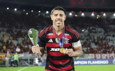 Flamengo libera Iago para a MLS com aval de Filipe Luís Flamengo libera Iago para a MLS com aval de Filipe Luís