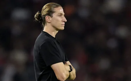 Flamengo negocia com Atlético-MG a venda de Victor Hugo, fora dos planos de Filipe Luís