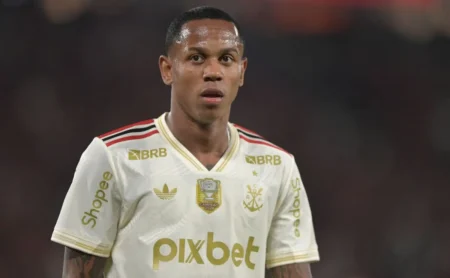 Flamengo relaciona 24 jovens do Ninho para o jogo contra a Portuguesa Flamengo relaciona 24 jovens do Ninho para o jogo contra a Portuguesa