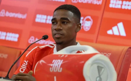 Félix Torres se apresenta e fala sobre sua estreia no GreNal