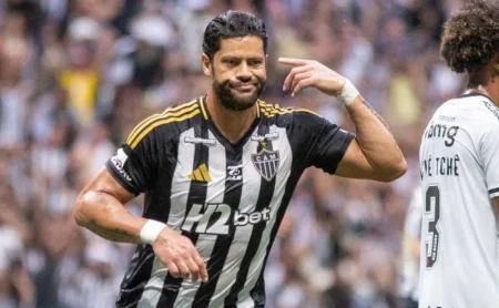 Fluminense busca alternativa para contratar Hulk e evitar multa, informa jornalista