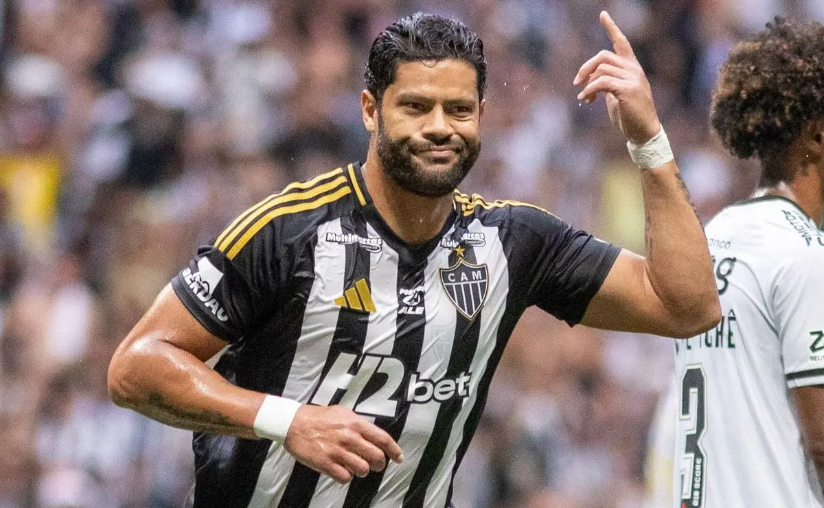 Fluminense mantém otimismo com Hulk e planeja reforços para ataque e meio-campo Fluminense mantém otimismo com Hulk e planeja reforços para ataque e meio-campo