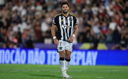 Fluminense e Internacional disputam a contratação de Alerrandro após desistência do Hulk