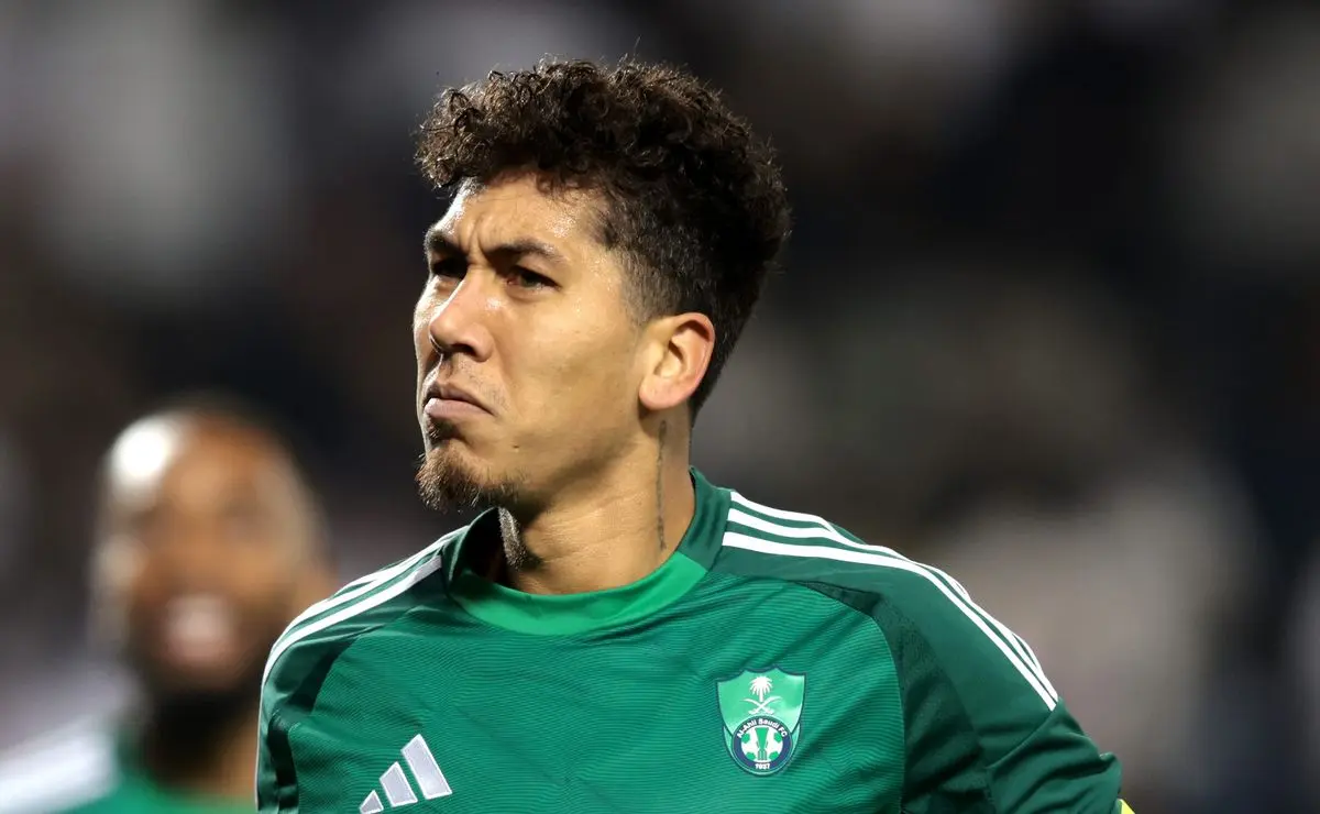 Fluminense busca Roberto Firmino após acordo com Savarino, mas resposta inicial não agrada diretoria Fluminense busca Roberto Firmino após acordo com Savarino, mas resposta inicial não agrada diretoria