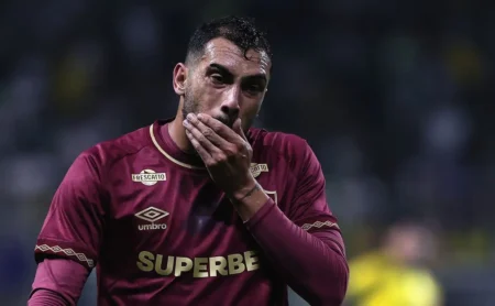 Fluminense tem Alexander Barboza como possível substituto de Freytes em 2026 Fluminense tem Alexander Barboza como possível substituto de Freytes em 2026