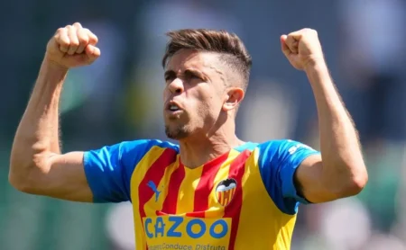 Gabriel Paulista: Rescisão com o Corinthians implica perda de R$ 30 milhões em contrato