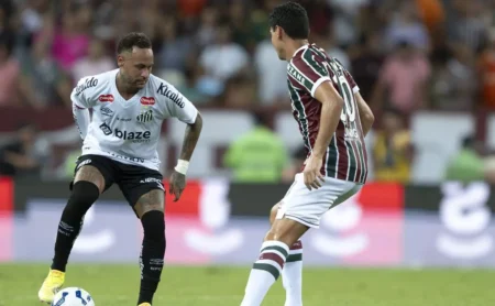 Ganso, do Fluminense, é oferecido ao Santos para jogar com Neymar, mas Vojvoda veta a transferência. Ganso, do Fluminense, é oferecido ao Santos para jogar com Neymar, mas Vojvoda veta a transferência.