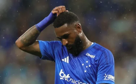 Gerson é dúvida na escalação do Cruzeiro contra o Atlético-MG pelo Mineiro