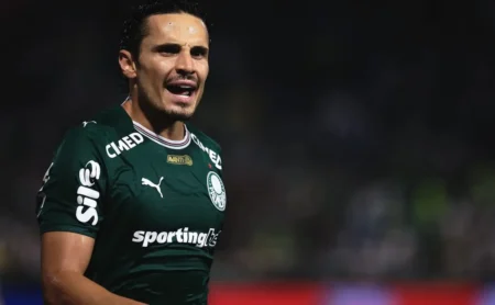 Grêmio negocia com Veiga, do Palmeiras, após buscar Weverton, mas acordo não evolui Grêmio negocia com Veiga, do Palmeiras, após buscar Weverton, mas acordo não evolui