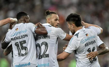 Grêmio: Nova lista de dispensa inclui 4 medalhões e Braitwhaite pode ser negociado