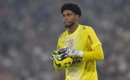 Hugo Souza falha e Corinthians perde para o Bahia em lance de pênalti