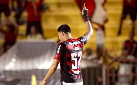 Iago, autor do gol do Flamengo, vislumbra espaço no início do Carioca Iago, autor do gol do Flamengo, vislumbra espaço no início do Carioca