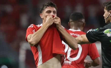 Inter revela centroavante desconhecido, vence Novo Hamburgo e jovem se emociona no Beira-Rio