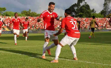 Internacional perde para o Ypiranga com gols no final do Campeonato Gaúcho