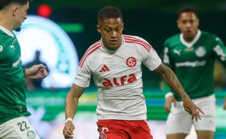 Internacional busca garantir Vitinho e intensifica negociações por pré-contrato.