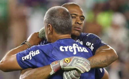 Jailson, ex-ídolo do Palmeiras, retorna aos gramados e estreia com derrota na A-3 do Paulistão Jailson, ex-ídolo do Palmeiras, retorna aos gramados e estreia com derrota na A-3 do Paulistão