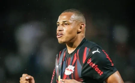 Jhon Jhon: Bragantino pode vendê-lo, e Palmeiras deve receber R$ 22 milhões Jhon Jhon: Bragantino pode vendê-lo, e Palmeiras deve receber R$ 22 milhões