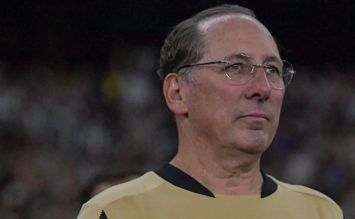 John Textor busca acordo com Atlanta para encerrar banimento de transferências no Botafogo John Textor busca acordo com Atlanta para encerrar banimento de transferências no Botafogo