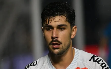 João Basso: Corinthians afasta rumores de contratação do zagueiro do Santos João Basso: Corinthians afasta rumores de contratação do zagueiro do Santos