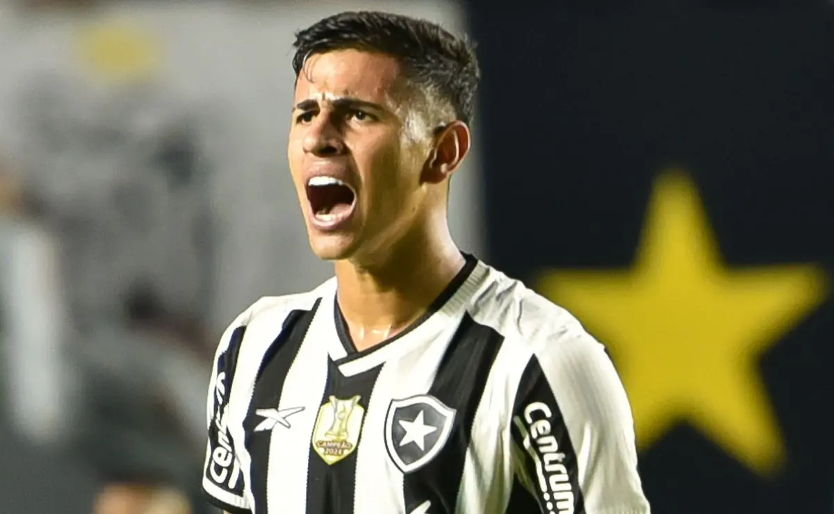 Jornalista divulga primeira proposta do Torino por David Ricardo após rejeição imediata do Botafogo Jornalista divulga primeira proposta do Torino por David Ricardo após rejeição imediata do Botafogo