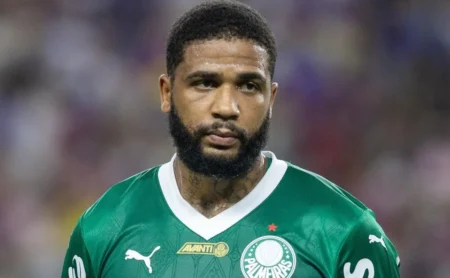 Jornalista aponta falhas no planejamento do Palmeiras na operação com o zagueiro Micael