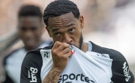 José Martínez gera desconforto no Corinthians e Dorival Júnior fala em recuperação