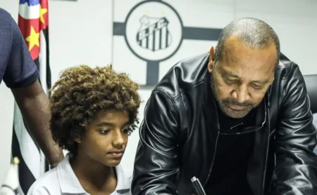 Kauan Basile se desvincula de Neymar e acerta com Atlético-MG Kauan Basile se desvincula de Neymar e acerta com Atlético-MG