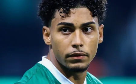 Luighi é alvo de críticas após falha em goleada do Palmeiras no Paulistão: É uma piada Luighi é alvo de críticas após falha em goleada do Palmeiras no Paulistão: "É uma piada"