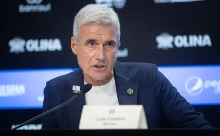 Luís Castro elogia Cristaldo após goleada do Grêmio sobre o São Luiz: “Qualidade nunca se perde”